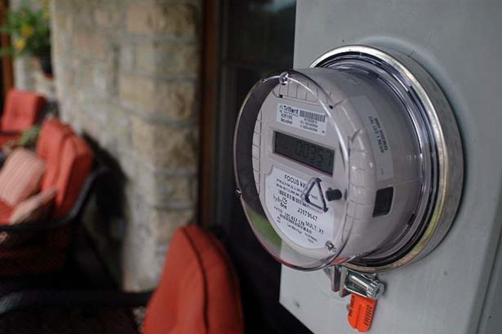 8 ways to reduce your hydro bill